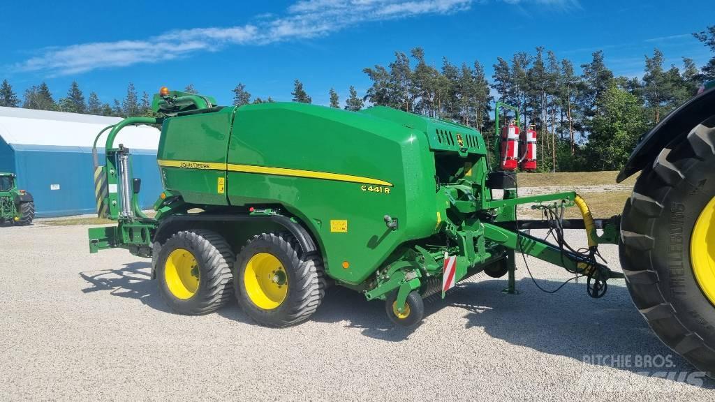 John Deere C441R Rundballenpressen