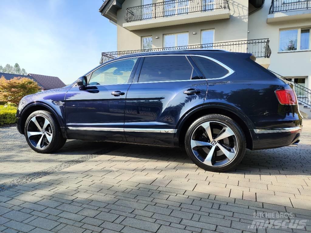Bentley Bentayga V8 PKWs