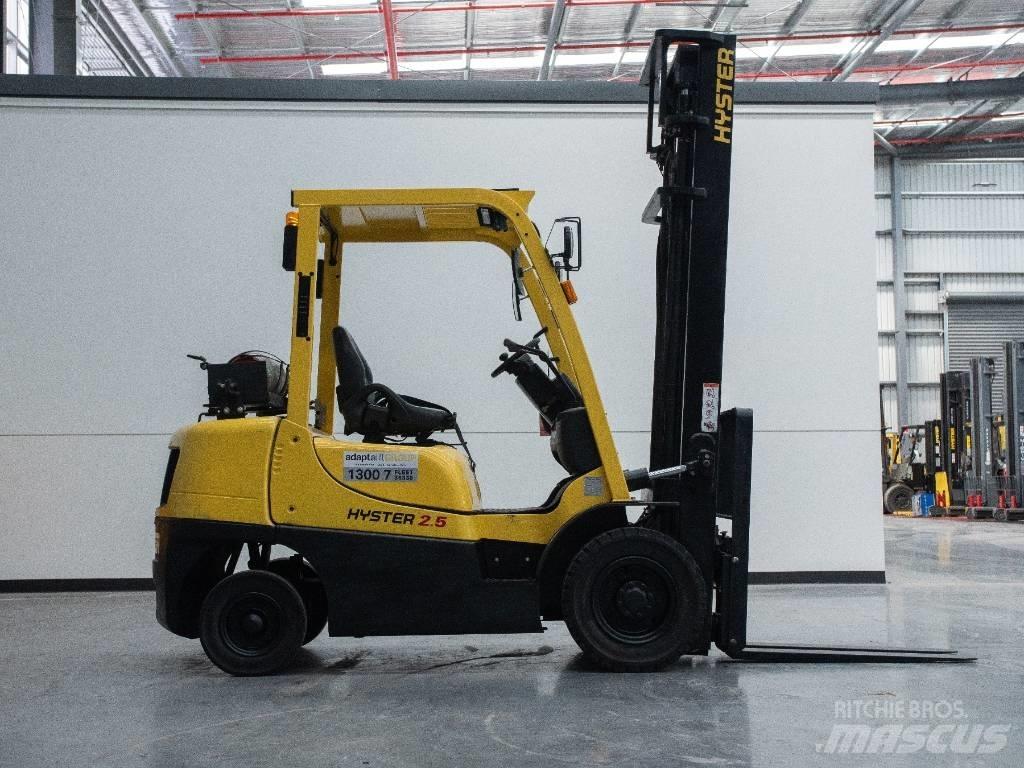 Hyster H2.5XT Gas Stapler