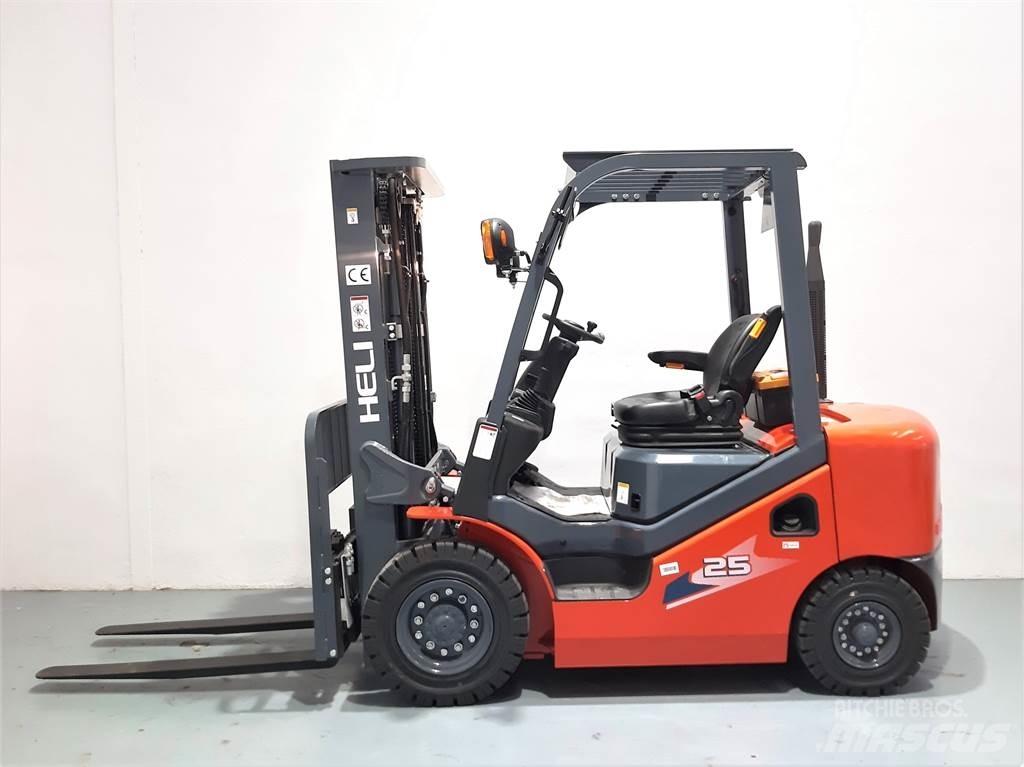 Heli CPCD25 XC26H Diesel Stapler
