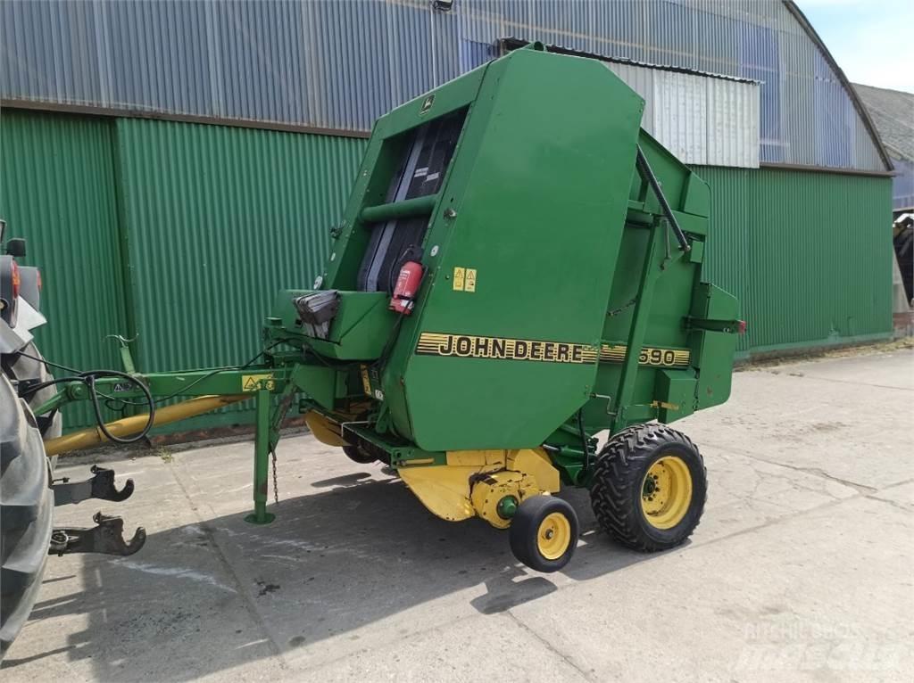 John Deere 590 Rundballenpressen
