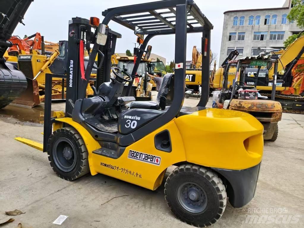 Komatsu FD 30 T-17 Diesel Stapler