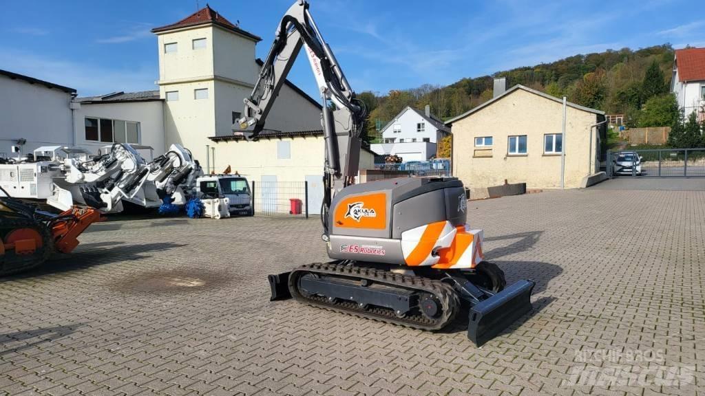 Akula DR300 Abrissbagger
