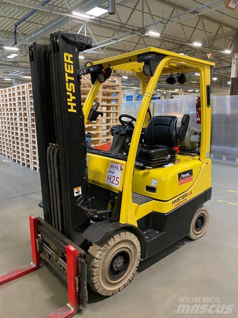 Hyster H1.6FT Gas Stapler