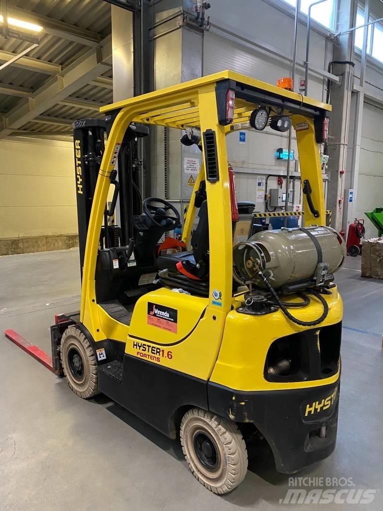 Hyster H1.6FT Gas Stapler