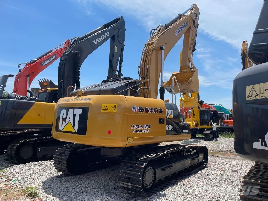 CAT 323D2 Raupenbagger