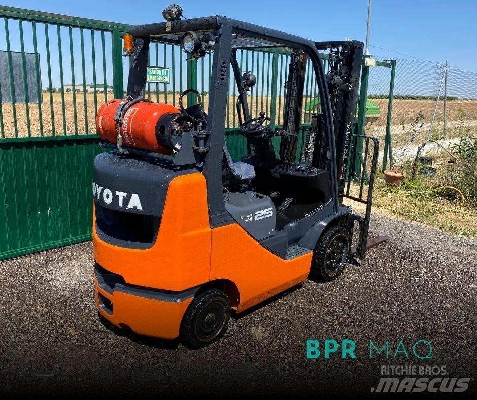 Toyota 8 FG CU 25 Gas Stapler