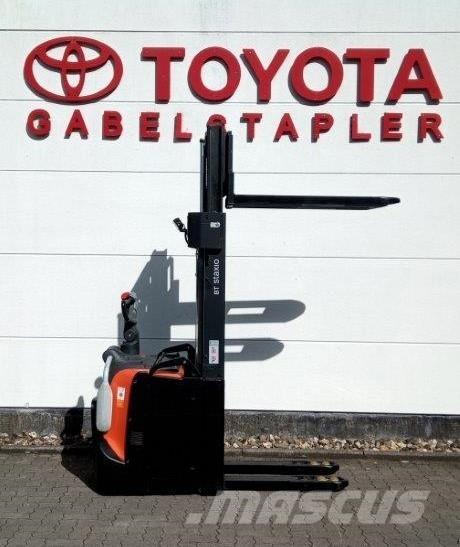 Toyota SPE140L Selbstfahrstapler
