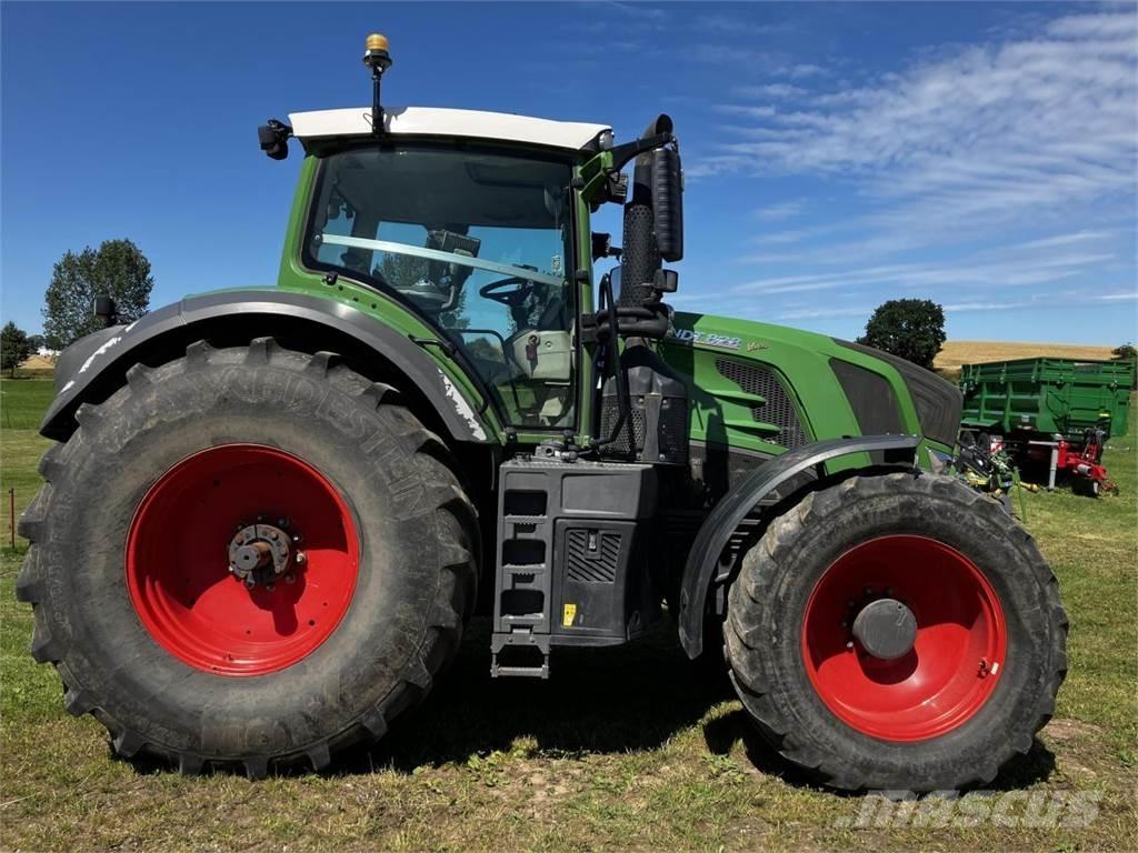 Fendt 828 Vario Traktoren