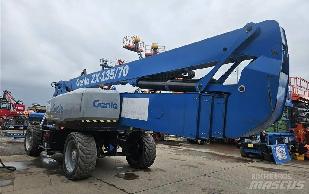 Genie ZX 135/70 Gelenkteleskoparbeitsbühnen