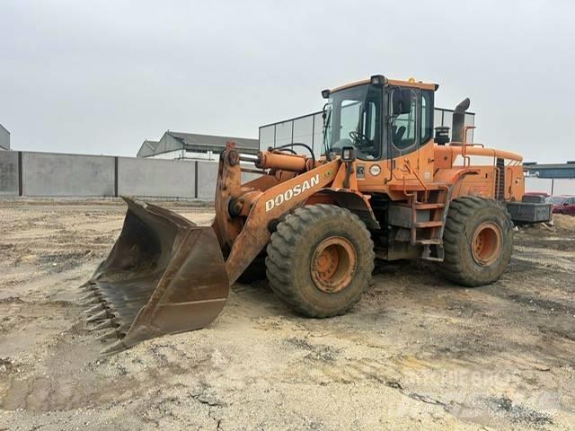 Doosan DL 300 Radlader