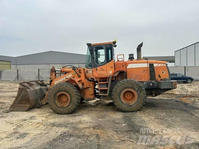 Doosan DL 300 Radlader