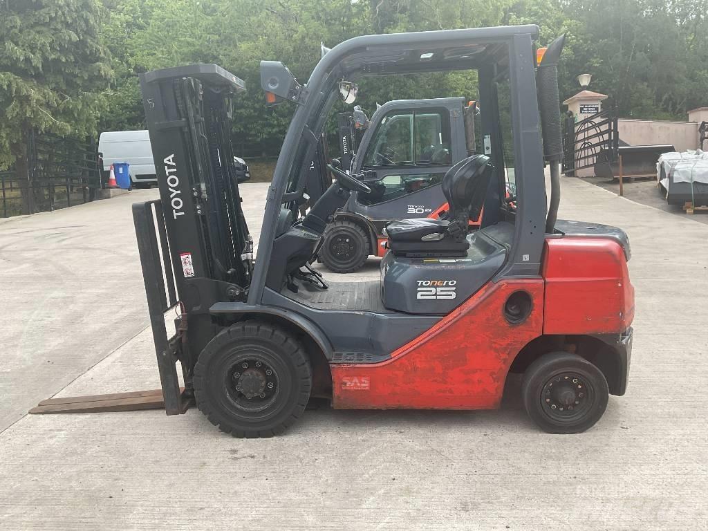 Toyota 02-8 FDF 25 Diesel Stapler