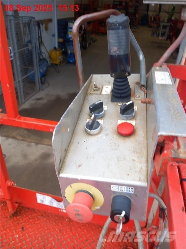 SkyJack SJ 8841 RT Scheren-Arbeitsbühnen