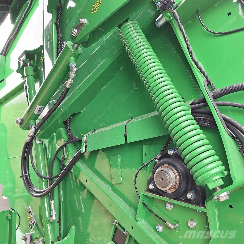 John Deere V461M Rundballenpressen