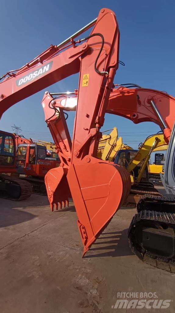 Doosan DX 300 LC Raupenbagger