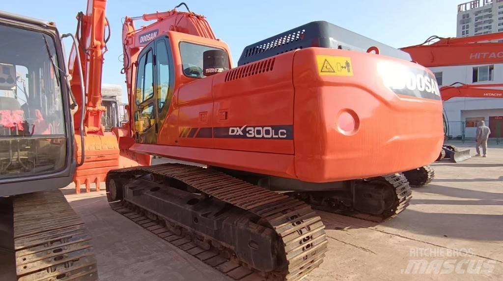 Doosan DX 300 LC Raupenbagger
