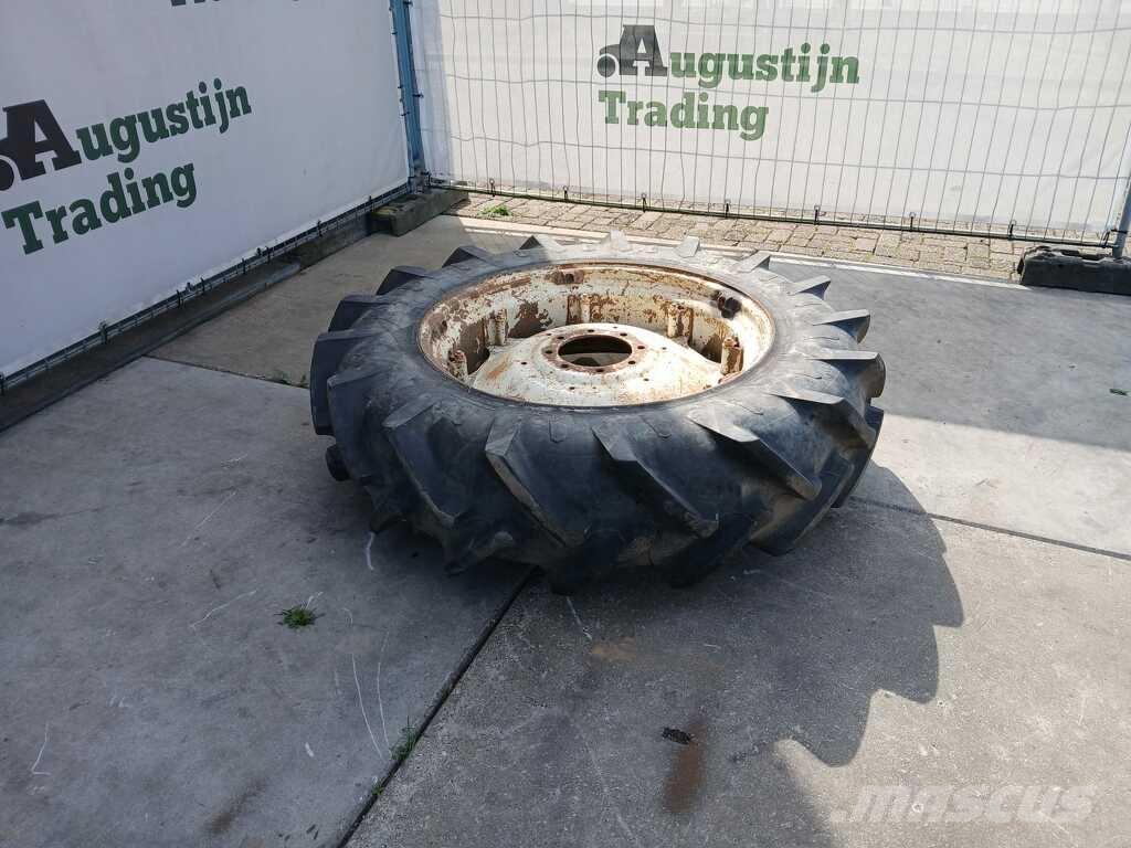 Renault 781-4 Traktoren