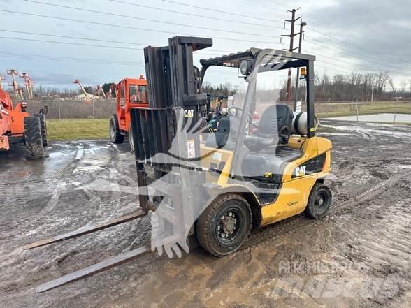 CAT P5000 Diesel Stapler