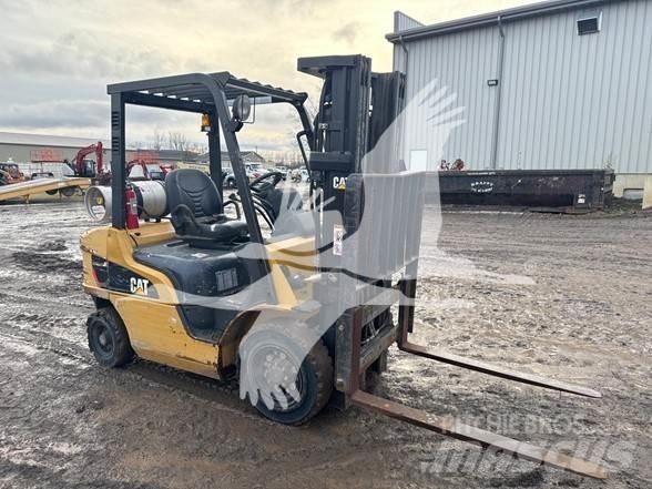 CAT P5000 Diesel Stapler