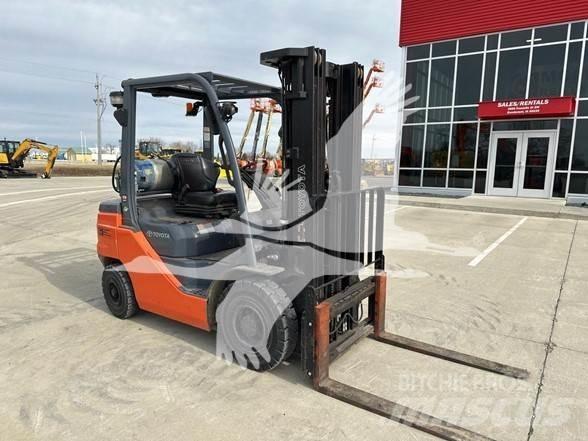 Toyota 8FGU25 Diesel Stapler