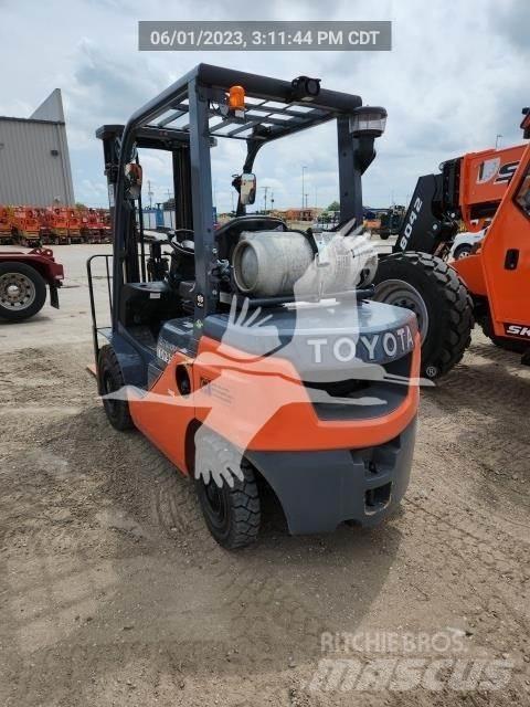 Toyota 8FGU25 Diesel Stapler