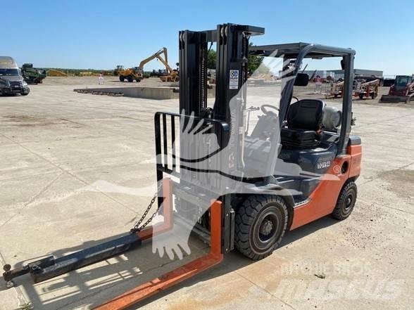 Toyota 8FGU25 Diesel Stapler