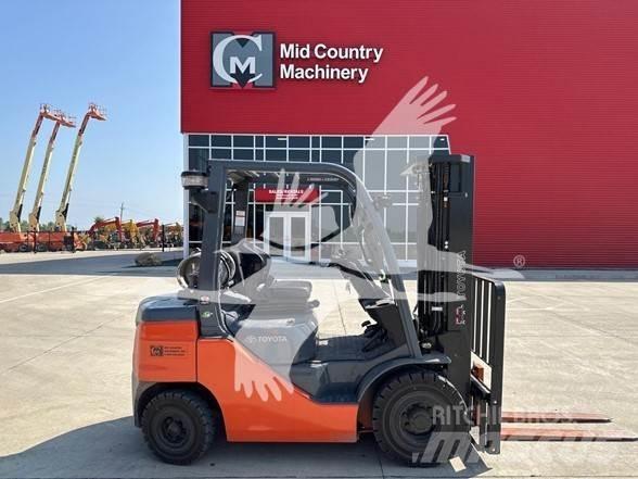 Toyota 8FGU25 Diesel Stapler