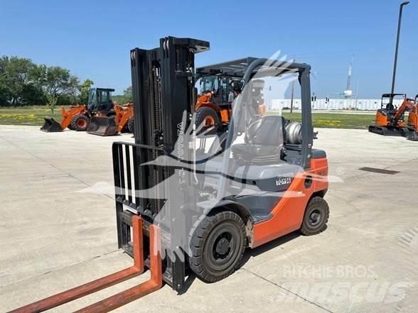 Toyota 8FGU25 Diesel Stapler