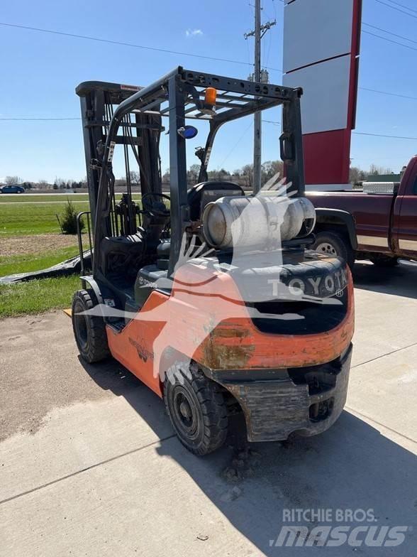 Toyota 8FGU25 Diesel Stapler