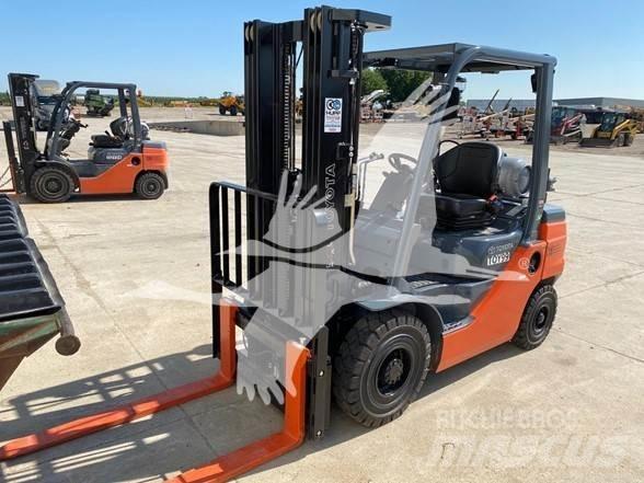Toyota 8FGU25 Diesel Stapler