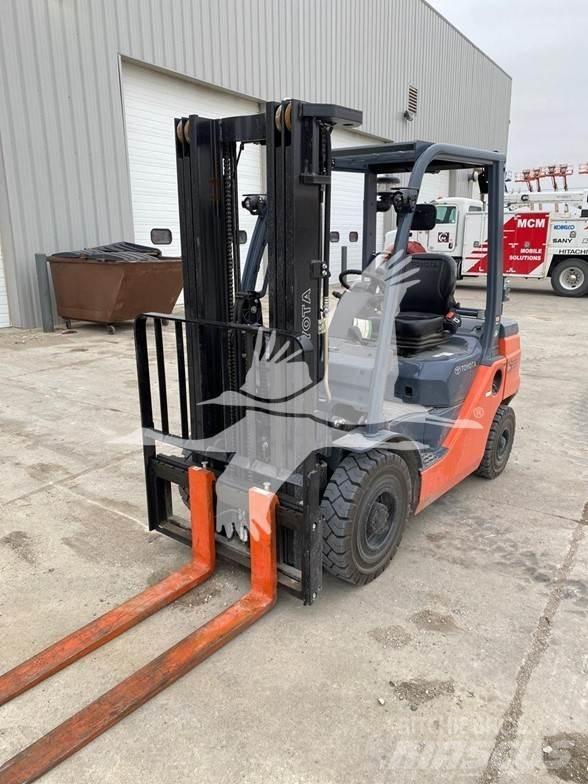 Toyota 8FGU25 Diesel Stapler