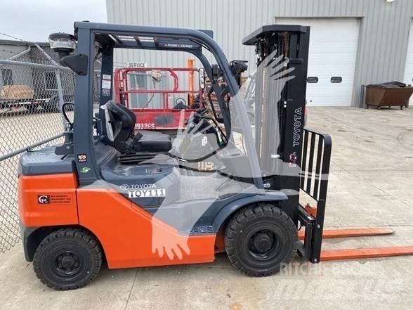 Toyota 8FGU25 Diesel Stapler