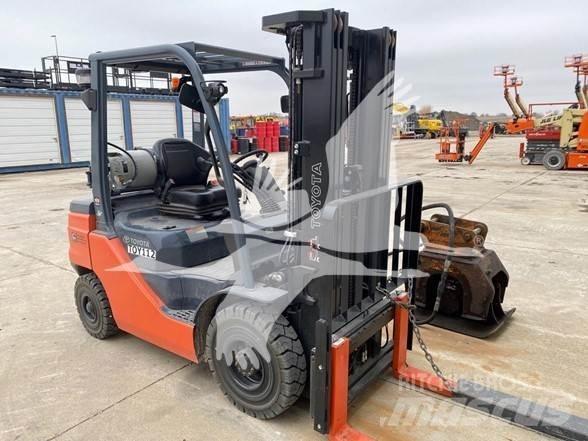 Toyota 8FGU25 Diesel Stapler