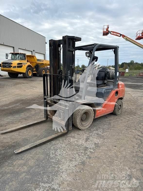 Toyota 8FGU25 Diesel Stapler