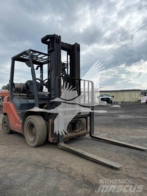 Toyota 8FGU25 Diesel Stapler