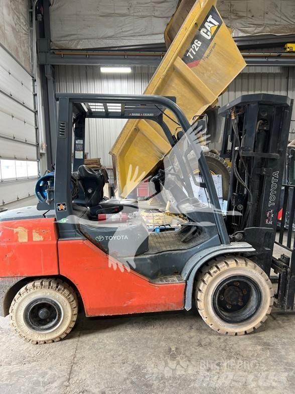 Toyota 8FGU30 Diesel Stapler