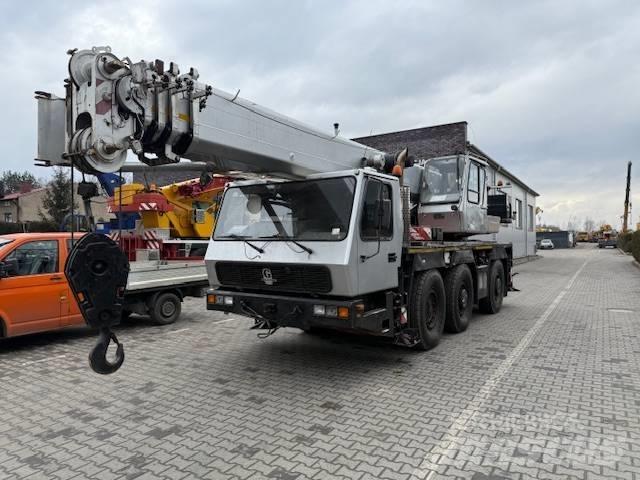 Grove GMK 3050 All-Terrain-Krane