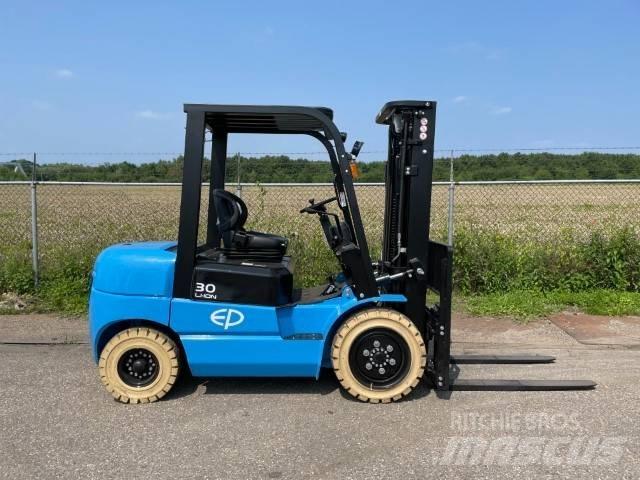 EP EFL302 | 3T | LI-ION Elektro Stapler