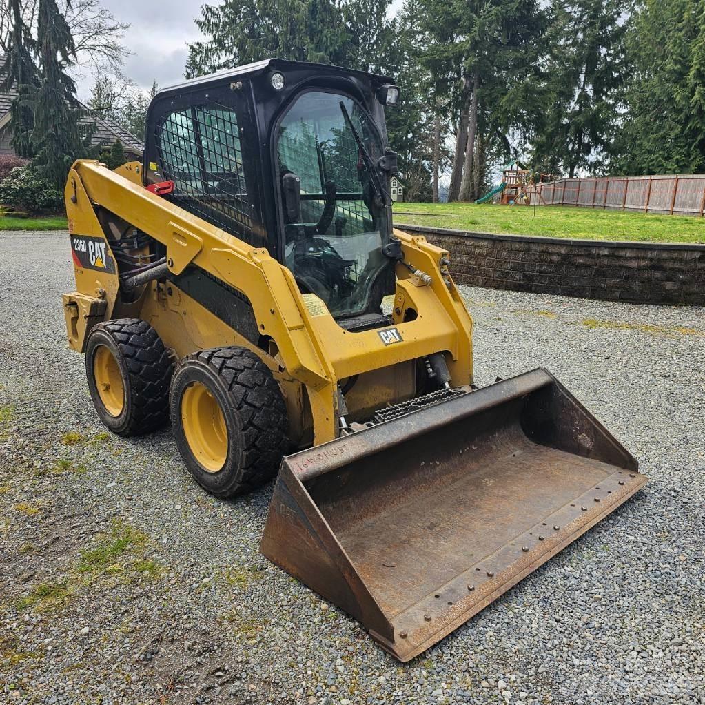 CAT 236D Kompaktlader
