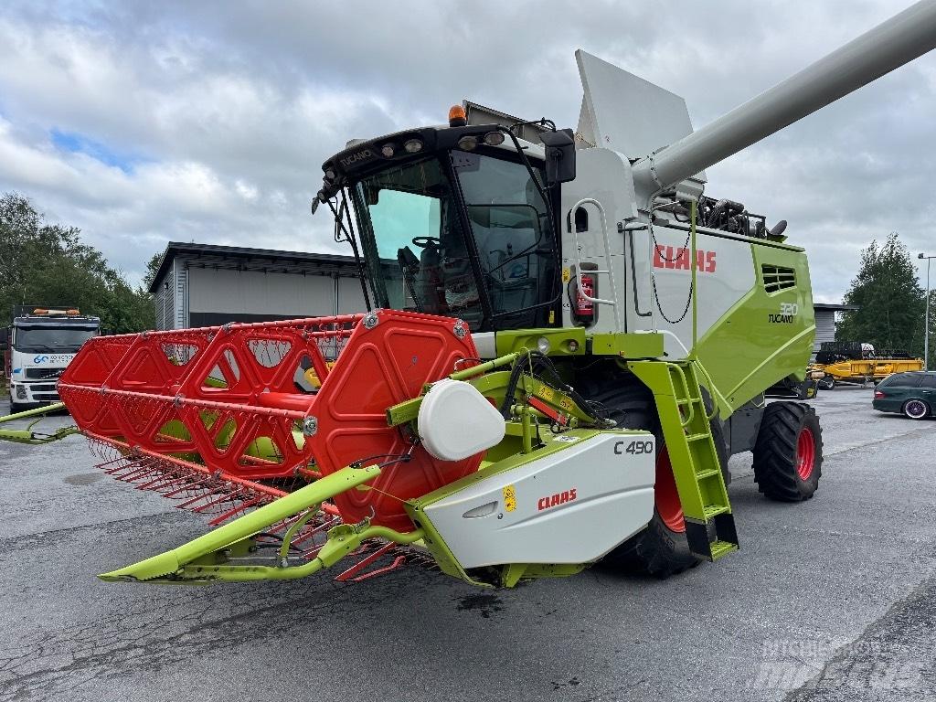 CLAAS Tucano 320 Mähdrescher