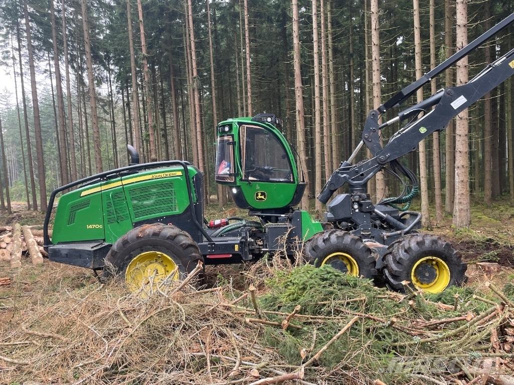 John Deere 1470 G Harvester