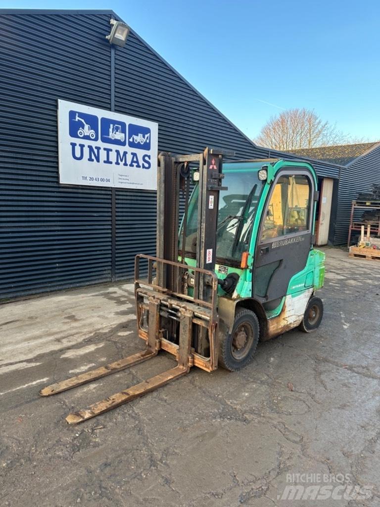 Mitsubishi FD25 Diesel Stapler