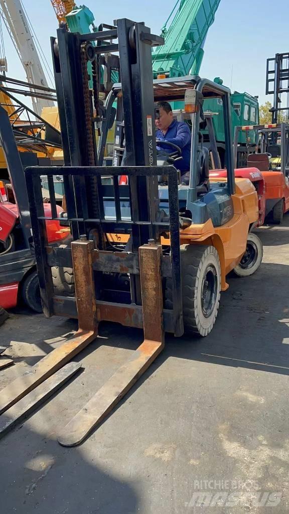 Toyota 5 ton Diesel Stapler