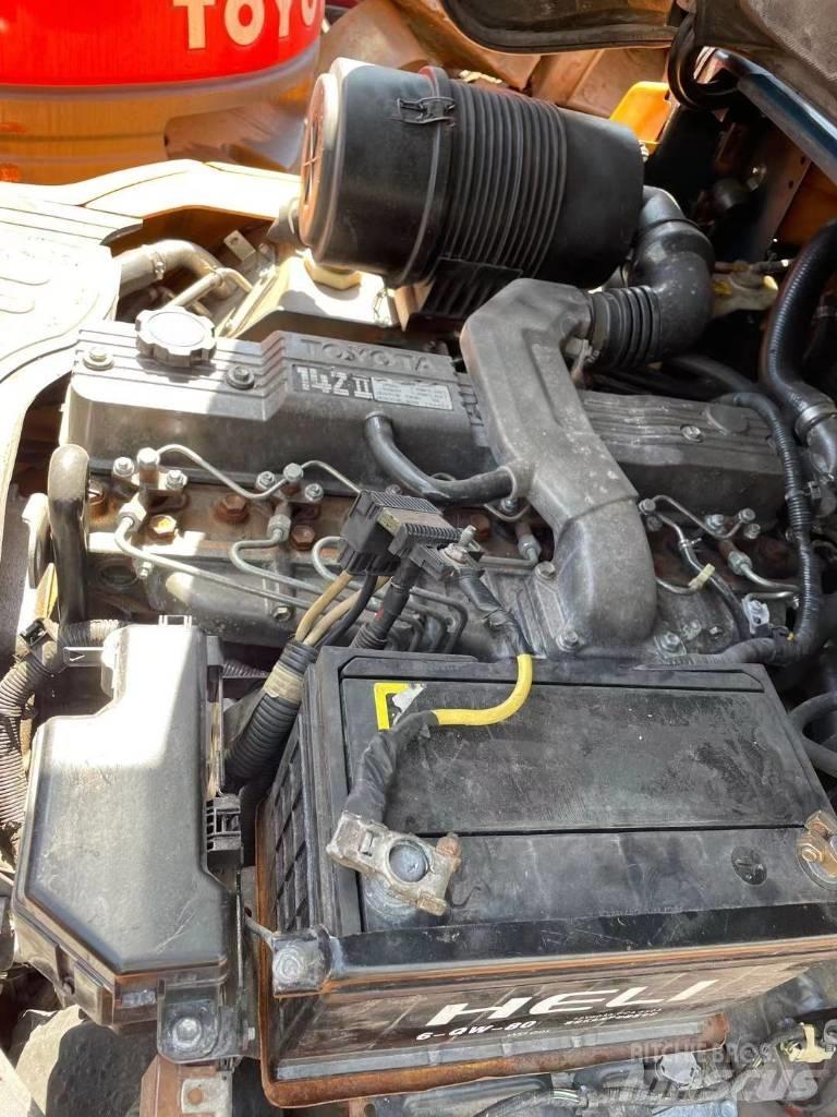 Toyota 5 ton Diesel Stapler