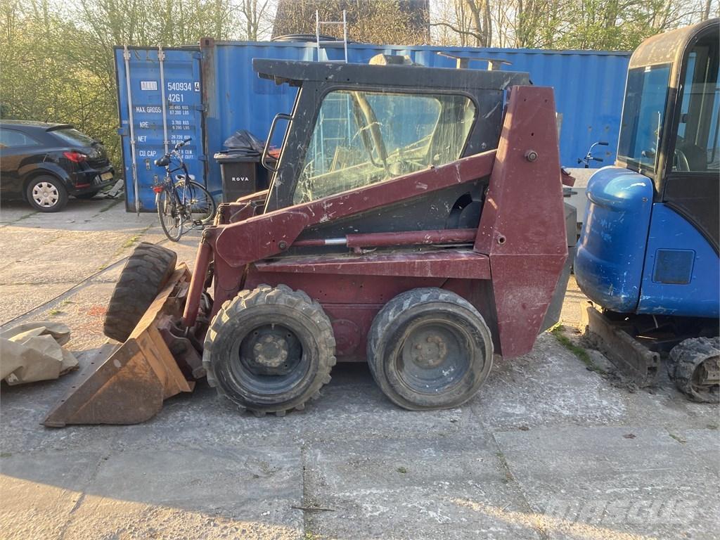 CASE 1840 Kompaktlader