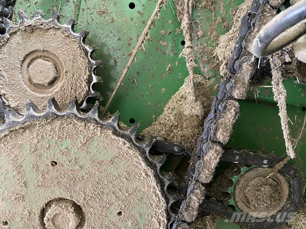 John Deere 568 Rundballenpressen