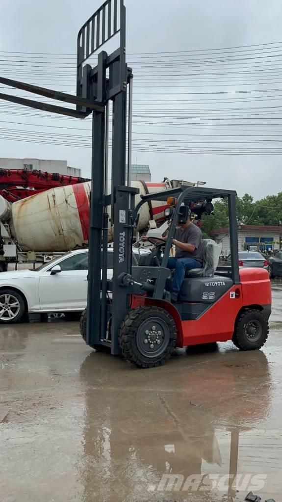 Toyota FD 35 Diesel Stapler