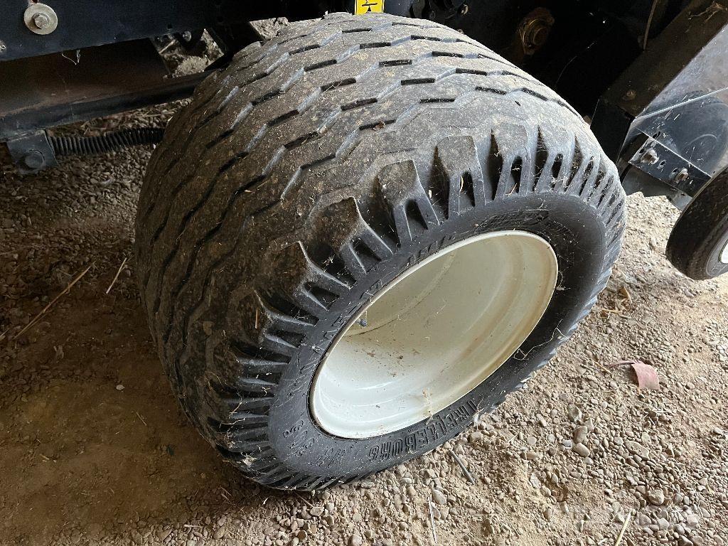 New Holland BR750A Rundballenpressen