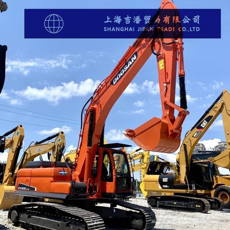 Doosan DX 300 Raupenbagger